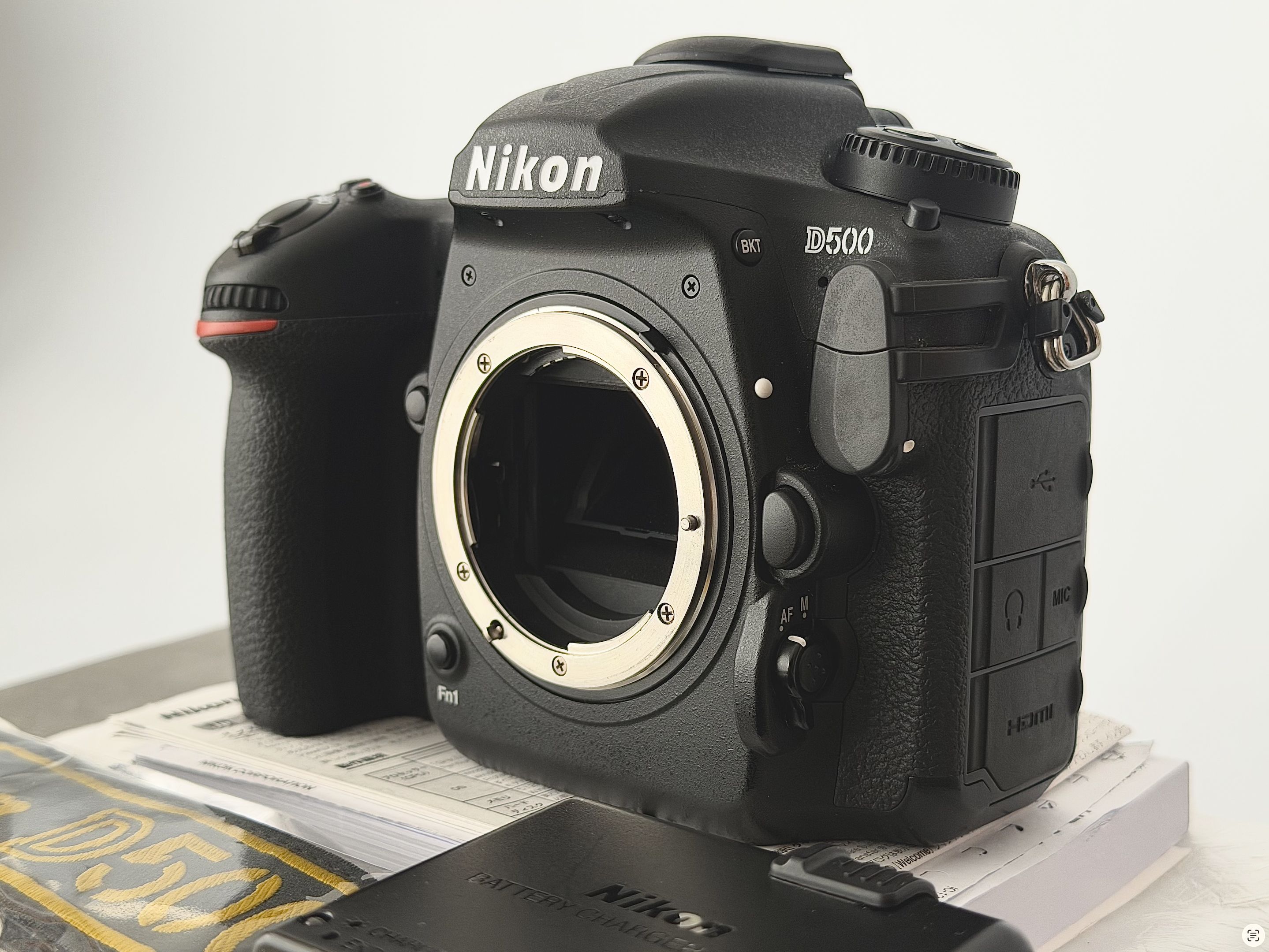 NIKON D500
